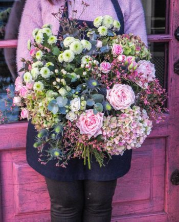 Ramo variado de rosas, hortensias y margaritas
